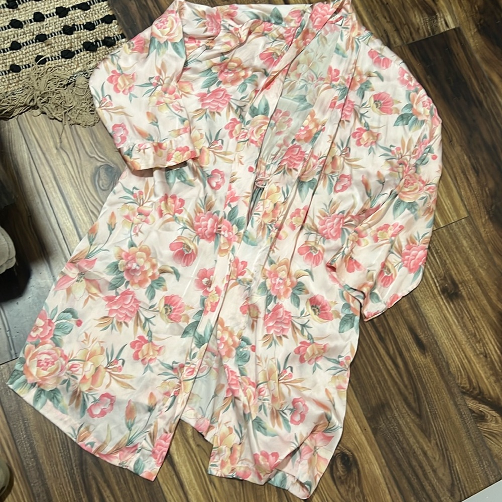 Victoria secret floral silk short robe, size S